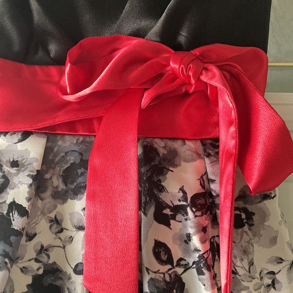 Strapless Formal Dress - Picture 3 of 6